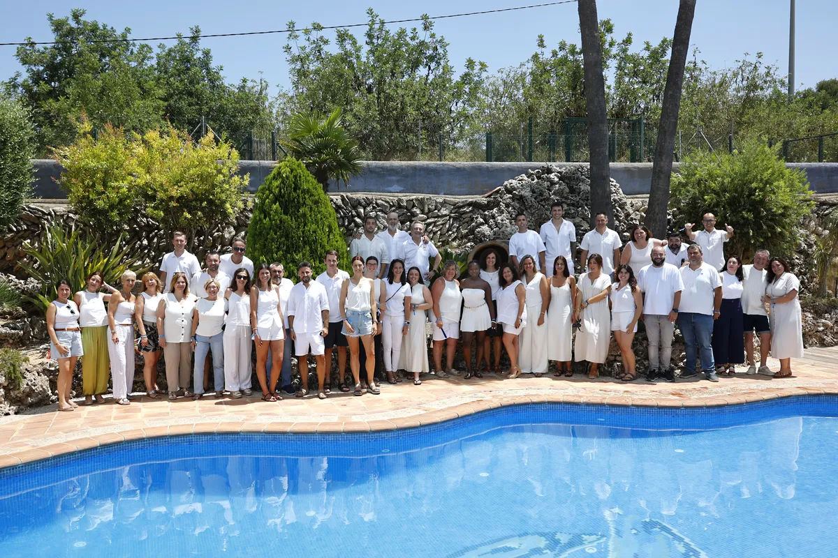 Equipo Grupo Marti - Agencia de Seguros AXA - Julio 2026 Foto Grupal